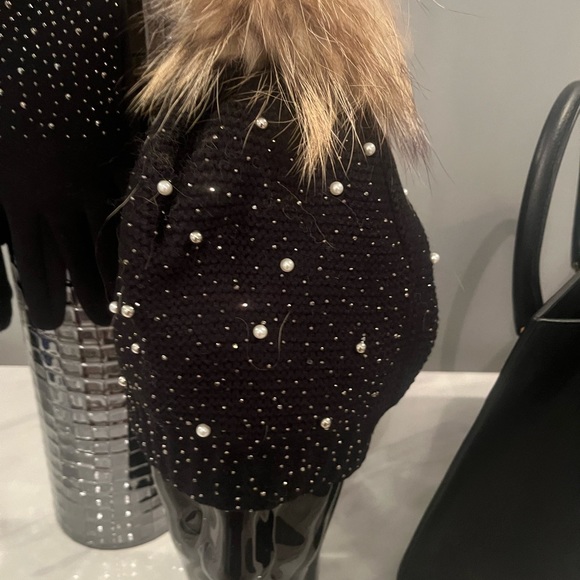 Brand 🎁New un worn in the package, Simon Chang , sparkling hat and gloves set🎁 - Picture 4 of 17